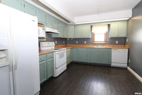 Tiny photo for 621 6TH Street, Camanche, IA 52730 (MLS # QC4268881)