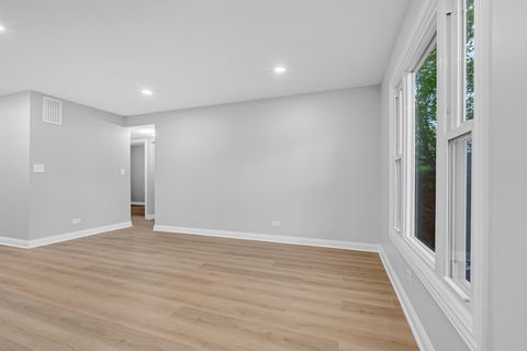 Tiny photo for 15 Johnathan Road, Lake Zurich, IL 60047 (MLS # 12656595)