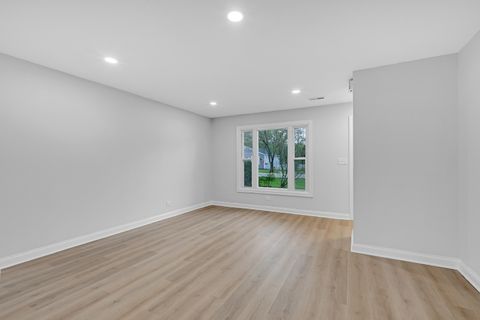 Tiny photo for 15 Johnathan Road, Lake Zurich, IL 60047 (MLS # 12656595)
