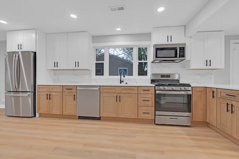 Tiny photo for 15 Johnathan Road, Lake Zurich, IL 60047 (MLS # 12656595)