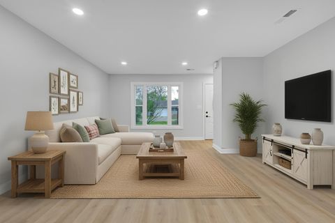 Tiny photo for 15 Johnathan Road, Lake Zurich, IL 60047 (MLS # 12656595)