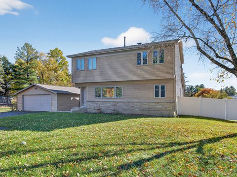 Tiny photo for 4523 W Crystal Lake Road, McHenry, IL 60050 (MLS # 12507063)