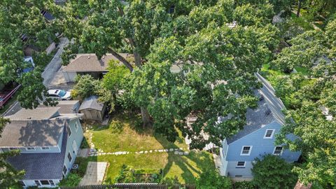 Tiny photo for 2108 Harrison Street, Evanston, IL 60201 (MLS # 12530061)