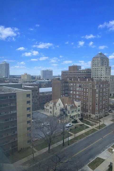 Tiny photo for 6301 N Sheridan Road #11C, Chicago, IL 60660 (MLS # 12587326)