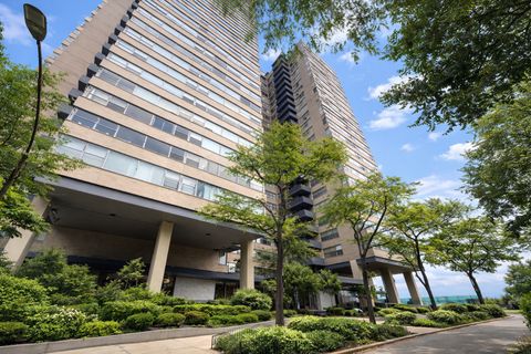 Photo of 6301 N Sheridan Road #11C, Chicago, IL 60660 (MLS # 12587326)