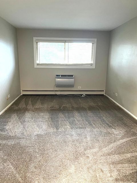 Tiny photo for 1313 S Rebecca Road #209, Lombard, IL 60148 (MLS # 12641132)