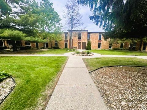 Tiny photo for 1313 S Rebecca Road #209, Lombard, IL 60148 (MLS # 12641132)