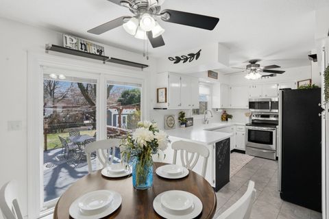 Tiny photo for 2909 Linden Lane, Bettendorf, IA 52722 (MLS # 12614778)