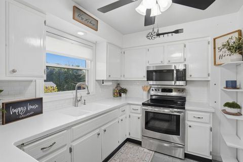 Tiny photo for 2909 Linden Lane, Bettendorf, IA 52722 (MLS # 12614778)