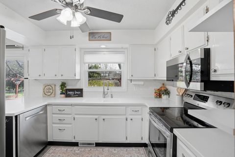 Tiny photo for 2909 Linden Lane, Bettendorf, IA 52722 (MLS # 12614778)