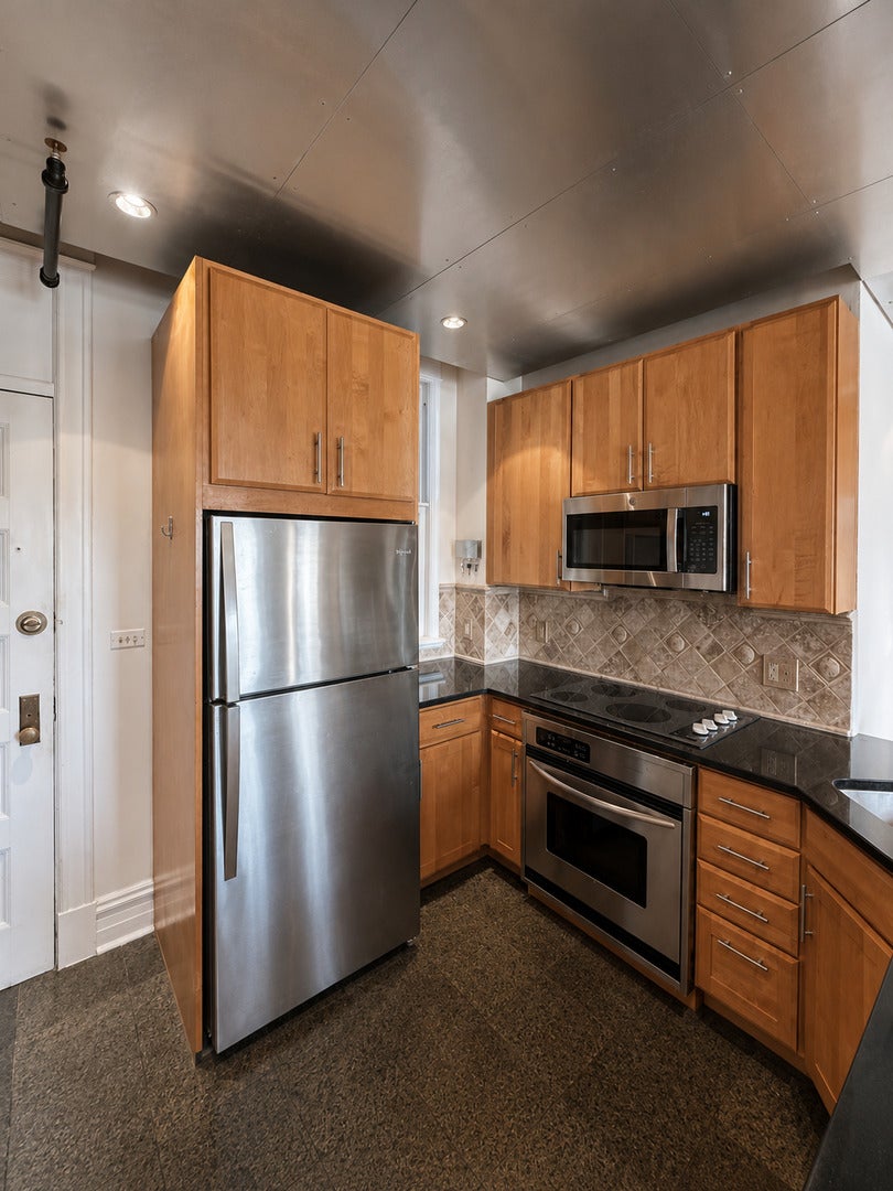 2800 N Pine Grove Avenue 5A