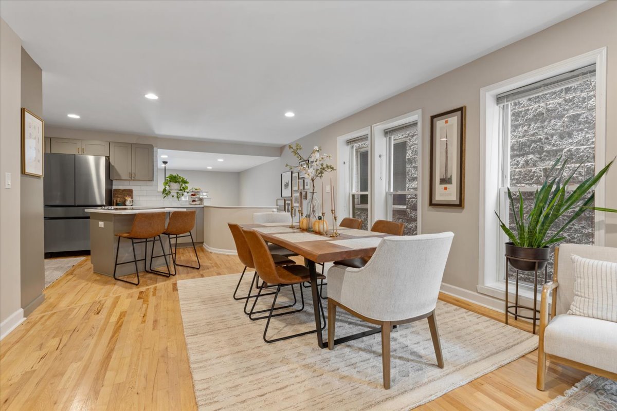 1431 W Walton Street 1