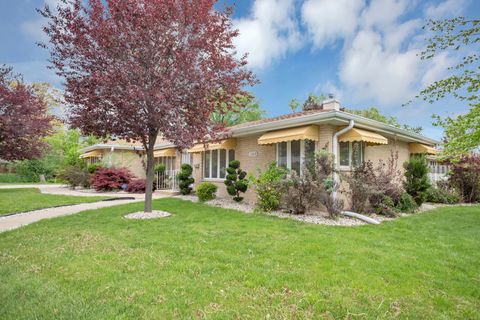 A home in Des Plaines