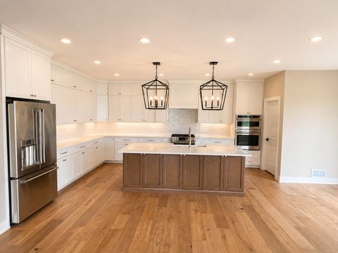 Tiny photo for 601 Sheffield Circle, Sugar Grove, IL 60554 (MLS # 12631342)