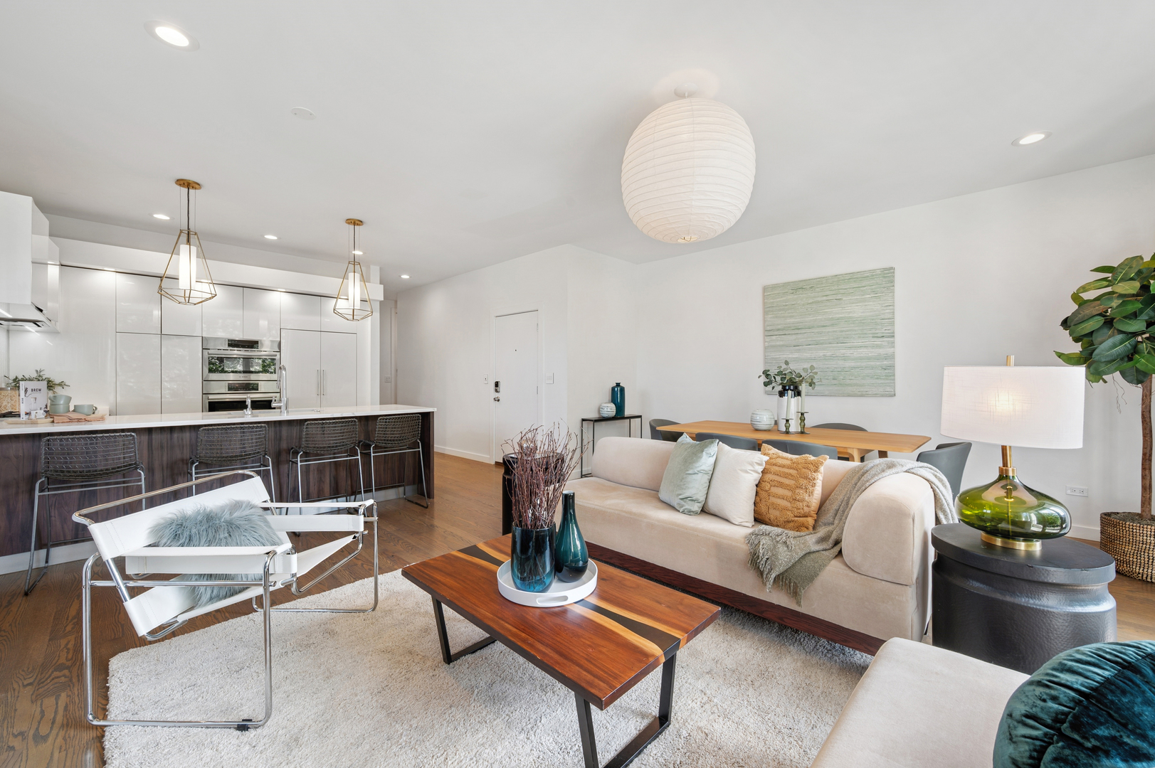 2237 N Hoyne Avenue 3N