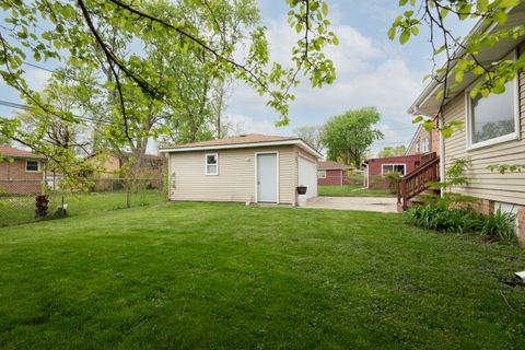 Tiny photo for 15330 Ingleside Avenue, South Holland, IL 60473 (MLS # 12638010)