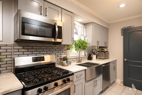 Tiny photo for 15330 Ingleside Avenue, South Holland, IL 60473 (MLS # 12638010)