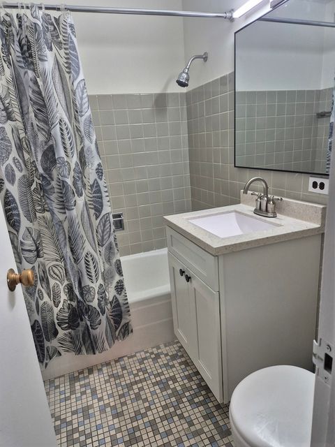 Tiny photo for 5757 N Sheridan Road #3J, Chicago, IL 60660 (MLS # 12515978)