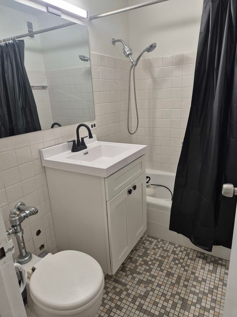 Tiny photo for 5757 N Sheridan Road #3J, Chicago, IL 60660 (MLS # 12515978)