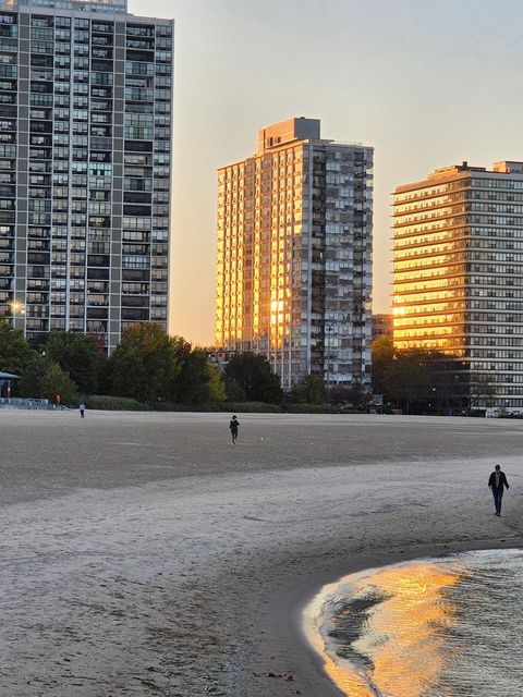 Tiny photo for 5757 N Sheridan Road #3J, Chicago, IL 60660 (MLS # 12515978)