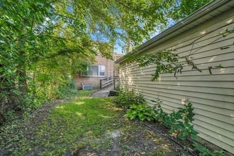 Tiny photo for 2546 W 115th Street, Chicago, IL 60655 (MLS # 12537319)
