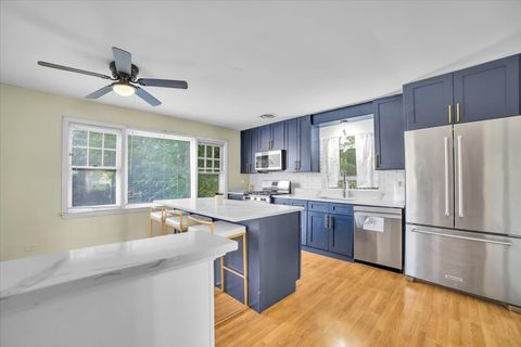 Tiny photo for 2546 W 115th Street, Chicago, IL 60655 (MLS # 12537319)