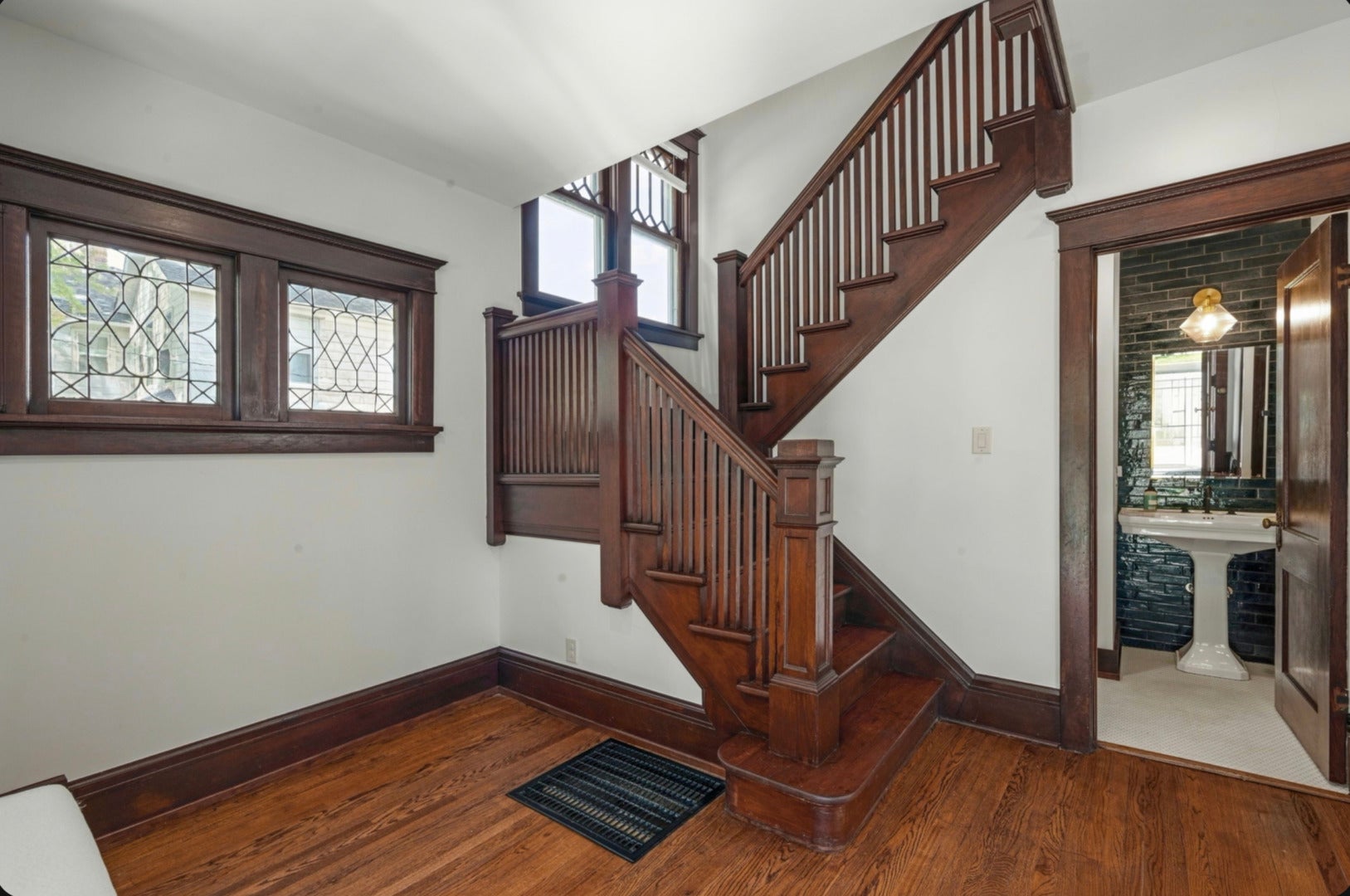122 S 5th Street