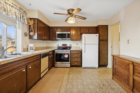 Tiny photo for 46 E Country Club Court, Palatine, IL 60067 (MLS # 12517389)