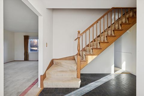 Tiny photo for 46 E Country Club Court, Palatine, IL 60067 (MLS # 12517389)