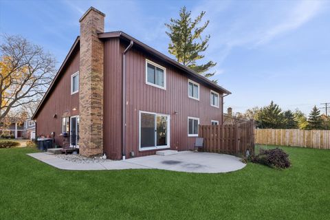 Tiny photo for 46 E Country Club Court, Palatine, IL 60067 (MLS # 12517389)