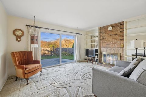 Tiny photo for 46 E Country Club Court, Palatine, IL 60067 (MLS # 12517389)