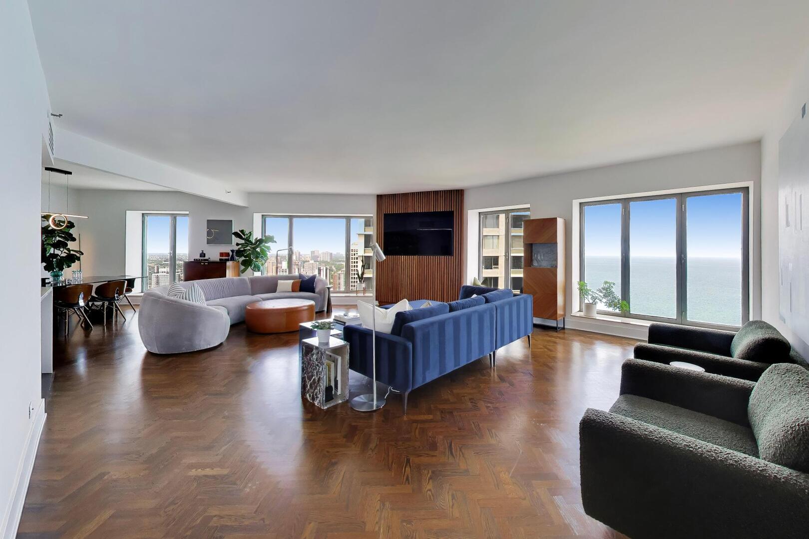 950 N Michigan Avenue 3103