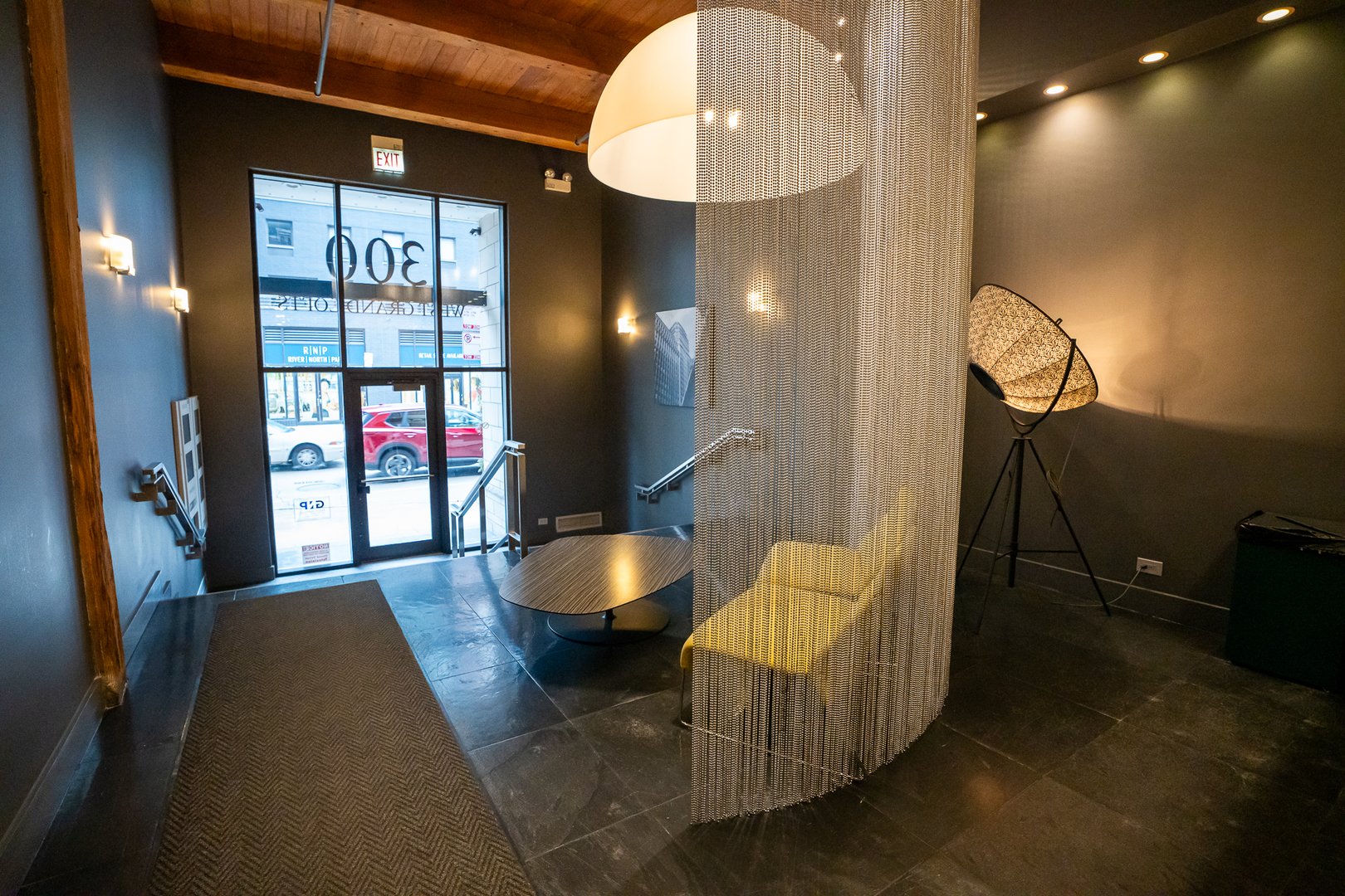 300 W Grand Avenue 301