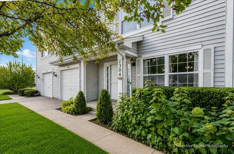 Tiny photo for 1304 Orleans Drive #1304, Mundelein, IL 60060 (MLS # 12743370)