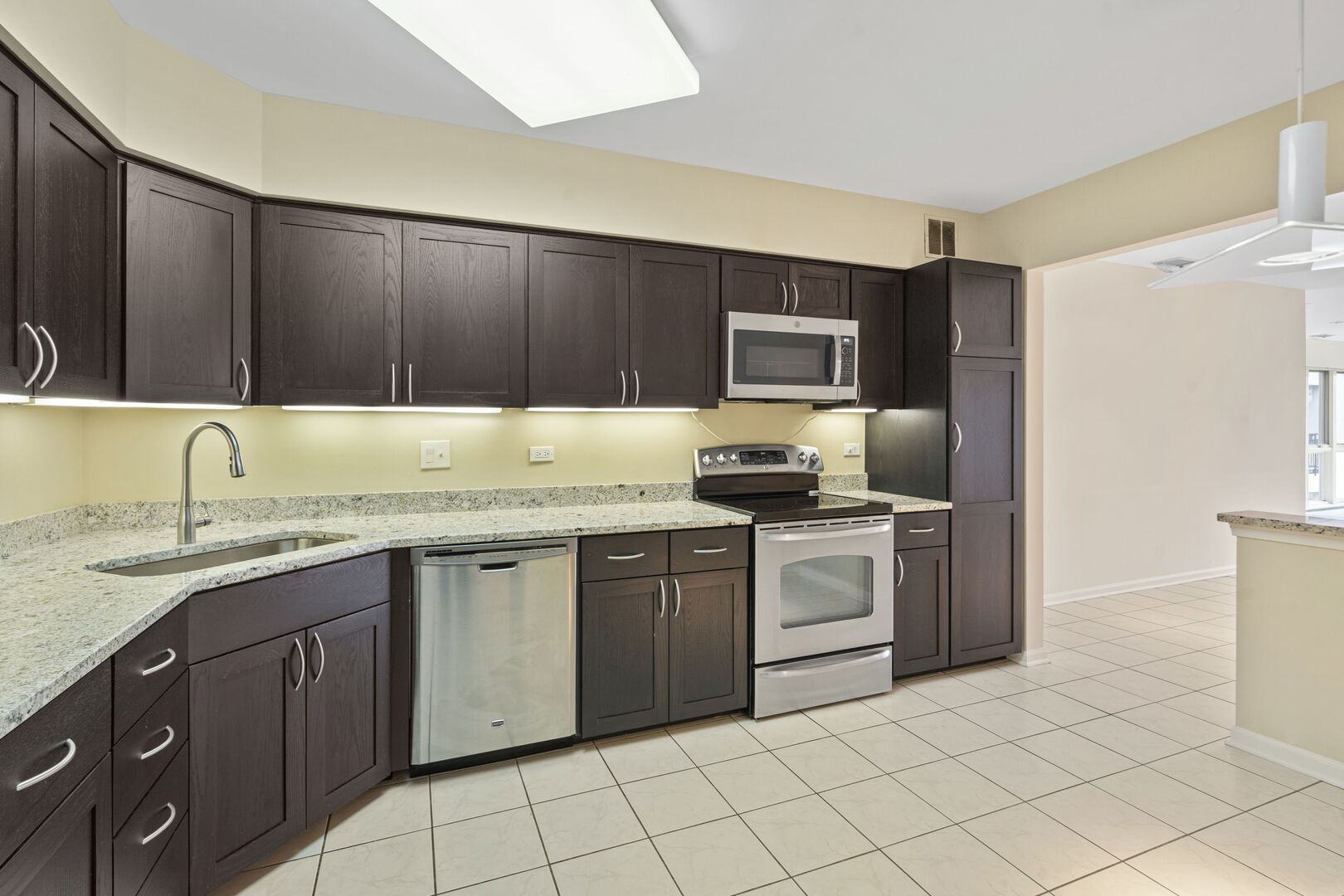 3100 Lexington Lane 203