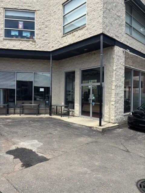 Photo of 2010 N Damen Avenue, Chicago, IL 60647 (MLS # 12669606)