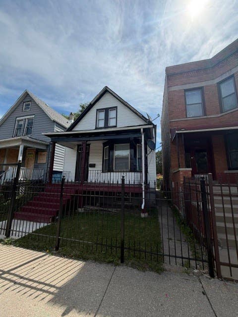 Photo of 6505 S Damen Avenue, Chicago, IL 60636 (MLS # 12674842)