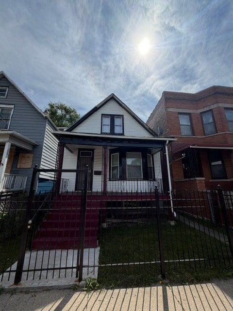 Tiny photo for 6505 S Damen Avenue, Chicago, IL 60636 (MLS # 12674842)