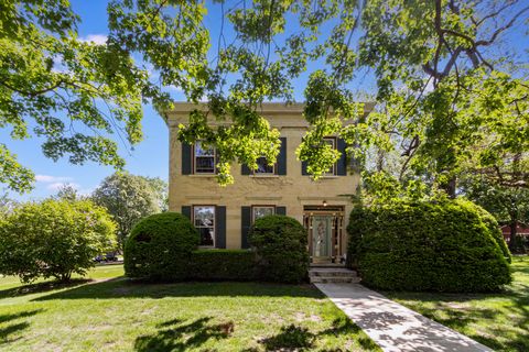 Tiny photo for 1006 S Jefferson Street, Lockport, IL 60441 (MLS # 12426459)