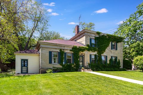 Tiny photo for 1006 S Jefferson Street, Lockport, IL 60441 (MLS # 12426459)