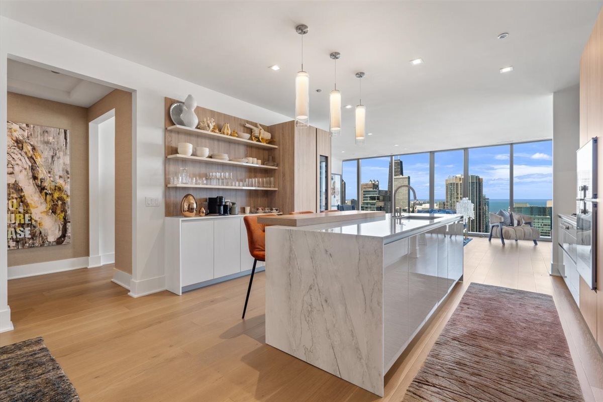 363 E Wacker Drive 4206