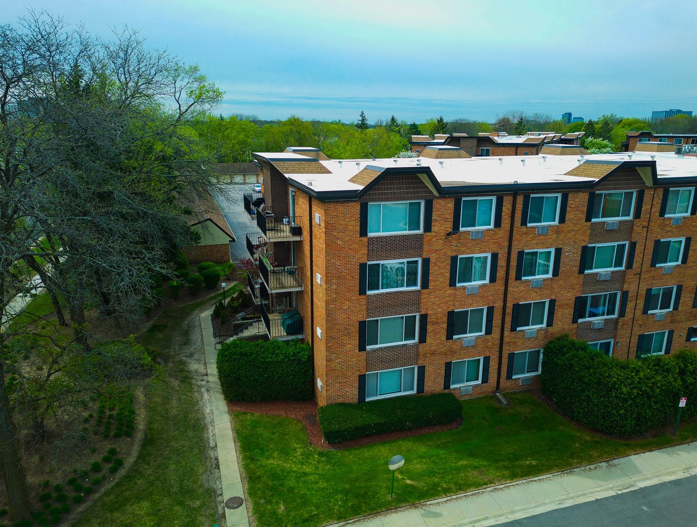 1216 S New Wilke Road S 201