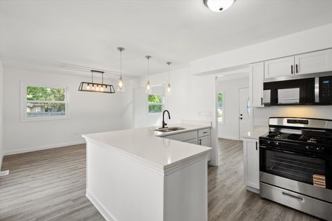 Tiny photo for 33448 N Greentree Road, Grayslake, IL 60030 (MLS # 12479140)