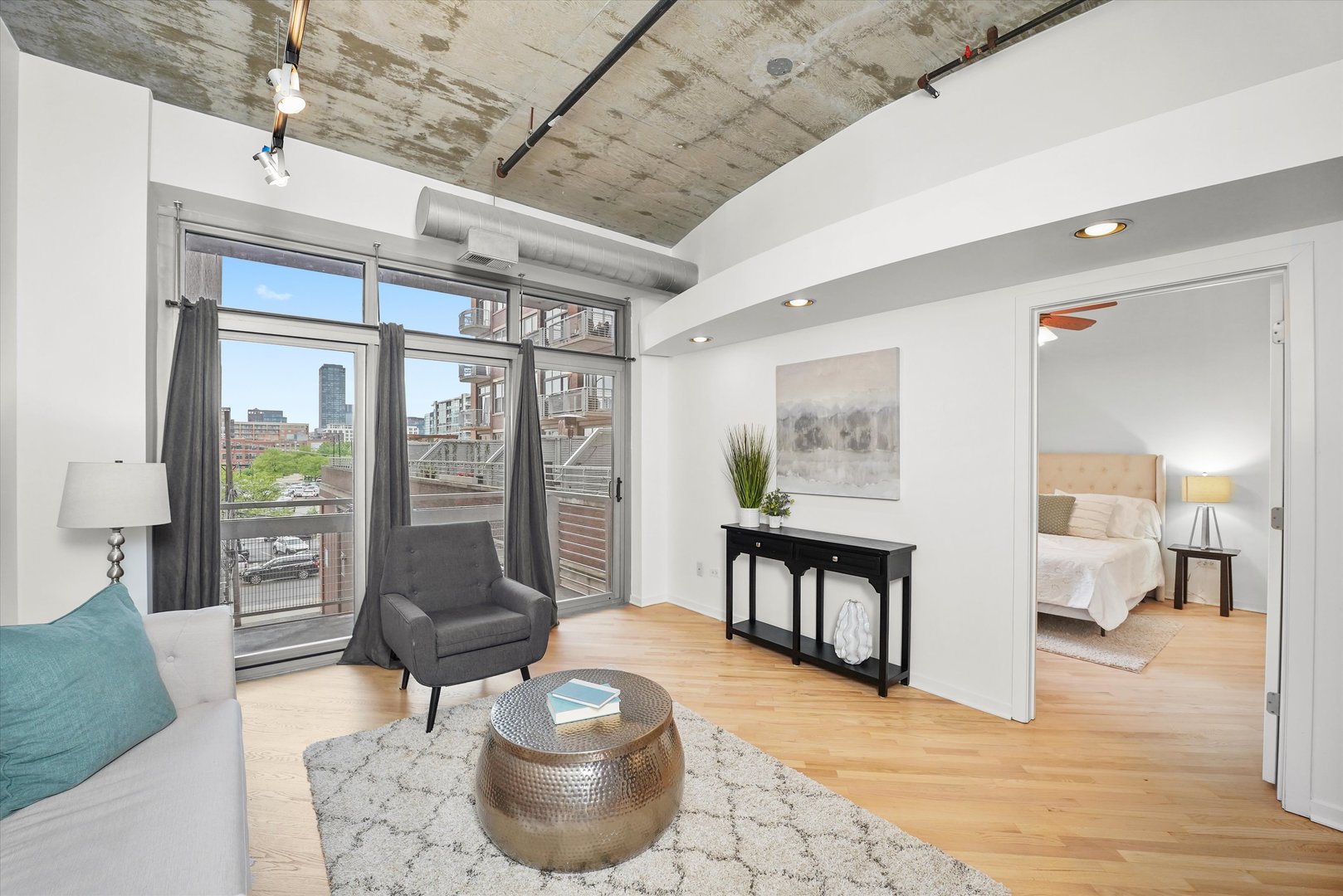 933 W VAN BUREN Street 320