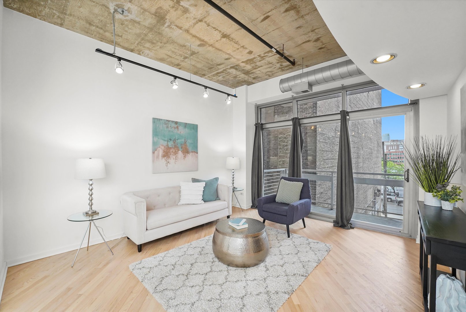 933 W VAN BUREN Street 320