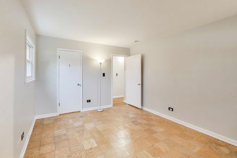 Tiny photo for 400 Landmeier Road, Elk Grove Village, IL 60007 (MLS # 12522713)