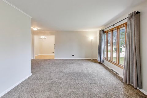 Tiny photo for 400 Landmeier Road, Elk Grove Village, IL 60007 (MLS # 12522713)