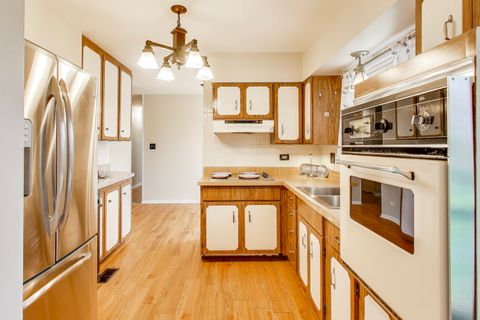 Tiny photo for 400 Landmeier Road, Elk Grove Village, IL 60007 (MLS # 12522713)