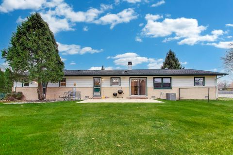 Tiny photo for 400 Landmeier Road, Elk Grove Village, IL 60007 (MLS # 12522713)