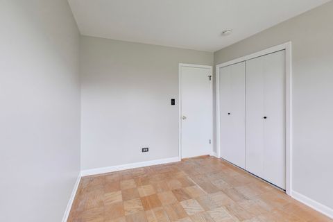 Tiny photo for 400 Landmeier Road, Elk Grove Village, IL 60007 (MLS # 12522713)